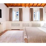The Bright Window In Florence! Centralissimo!