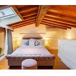 The Bright Window In Florence! Centralissimo!
